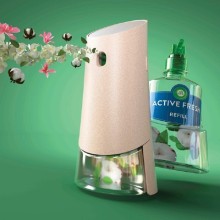 AIR WICK МАШИНКА+ПЪЛНИТЕЛ/ПАРФЮМ+БАТЕРИИ САНДАЛОВО ДЪРВО